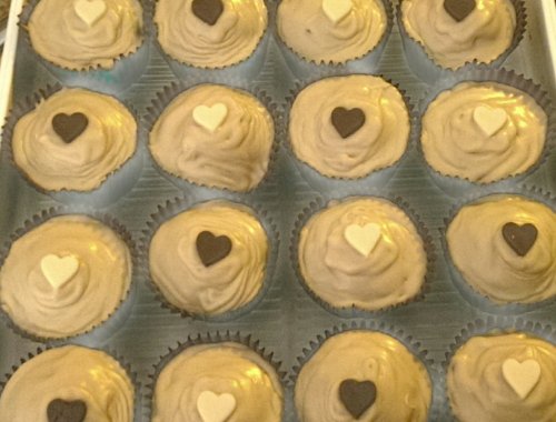 Banana and Fudge Cupcakes topped with chocolate hearts